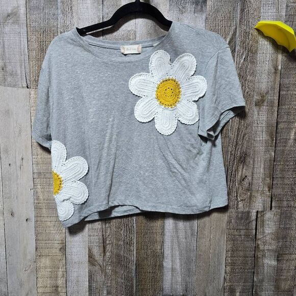 Altar'd State Grey Crochet Daisy Boxy Crop Top - Picture 1 of 5